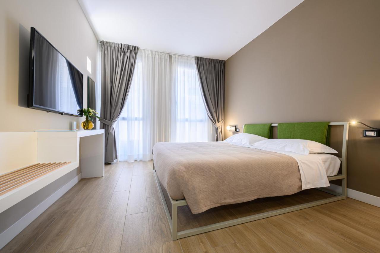 Alma 4* Napels